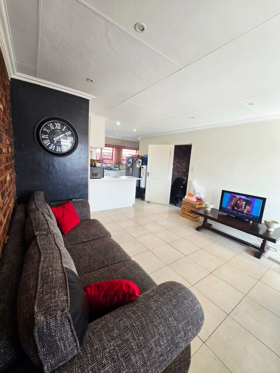 2 Bedroom Property for Sale in La Hoff North West